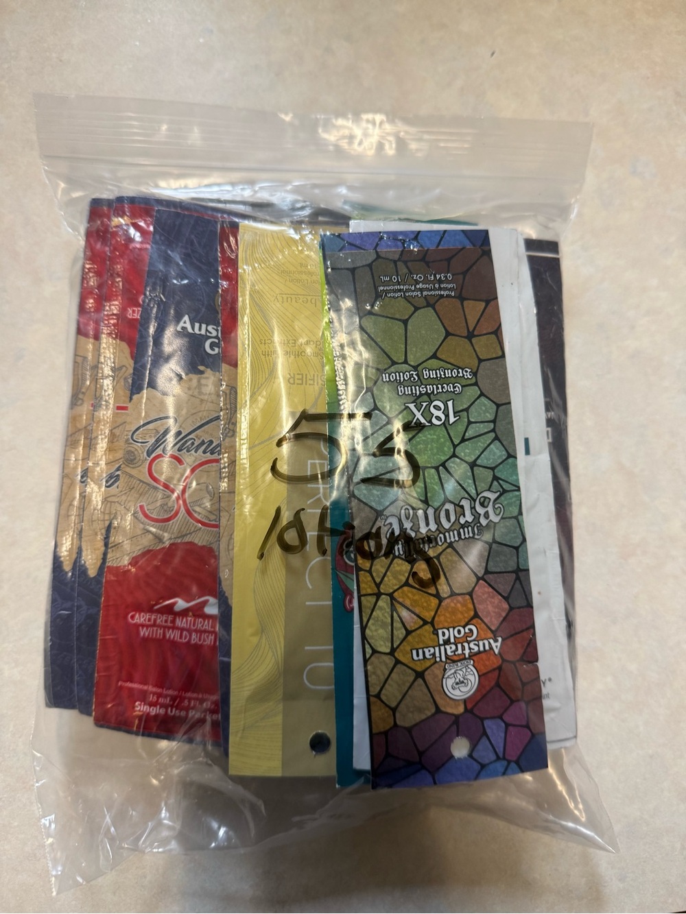 Suncare Sample Pack – Multicolor Sachets